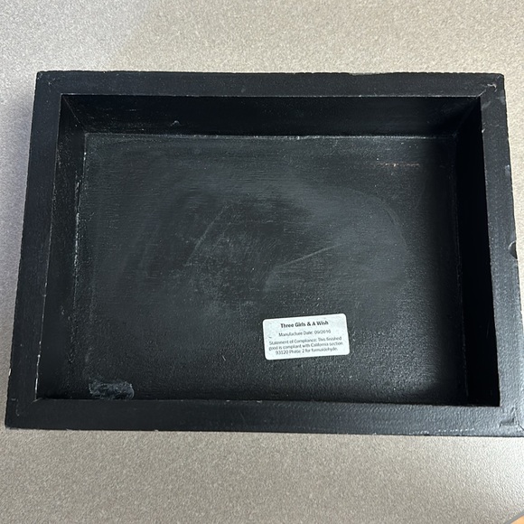 Three Girls and a Wish sign about friends. - Picture 3 of 7